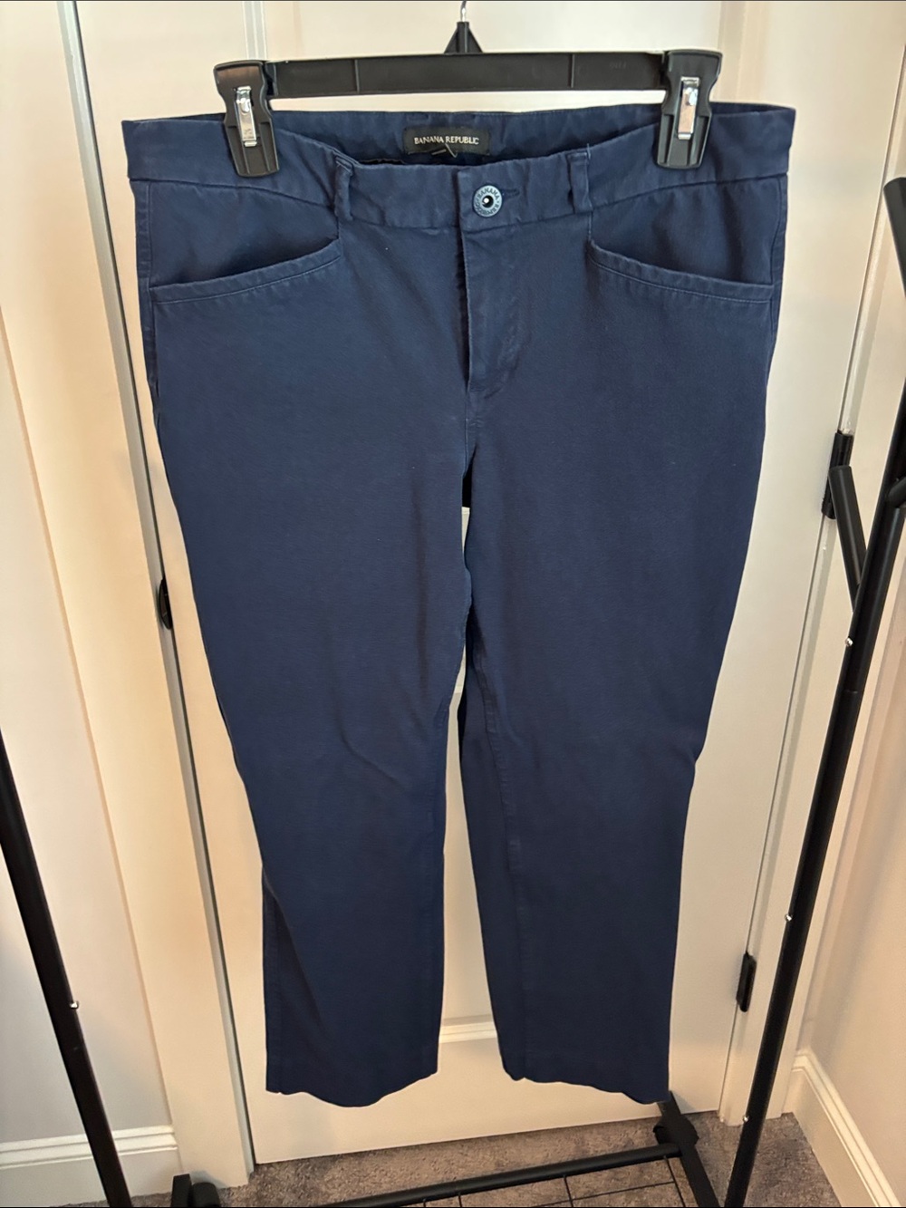 Banana Republic Straight Leg Pants in Navy Blue